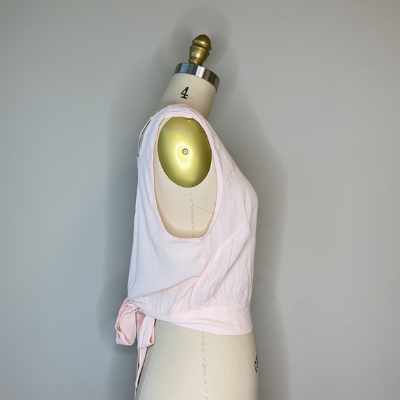 🦋3/$25 Forever 21 Dusty Pink Back Bow Criss Cross Crop Top - Picture 3 of 4